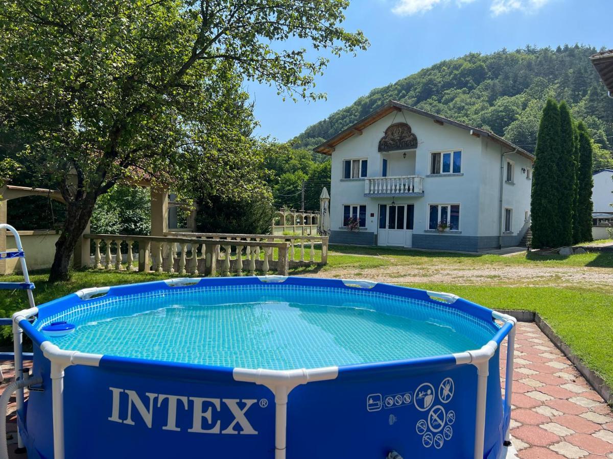 Vacation Home Yoanna Tryavna Esterno foto